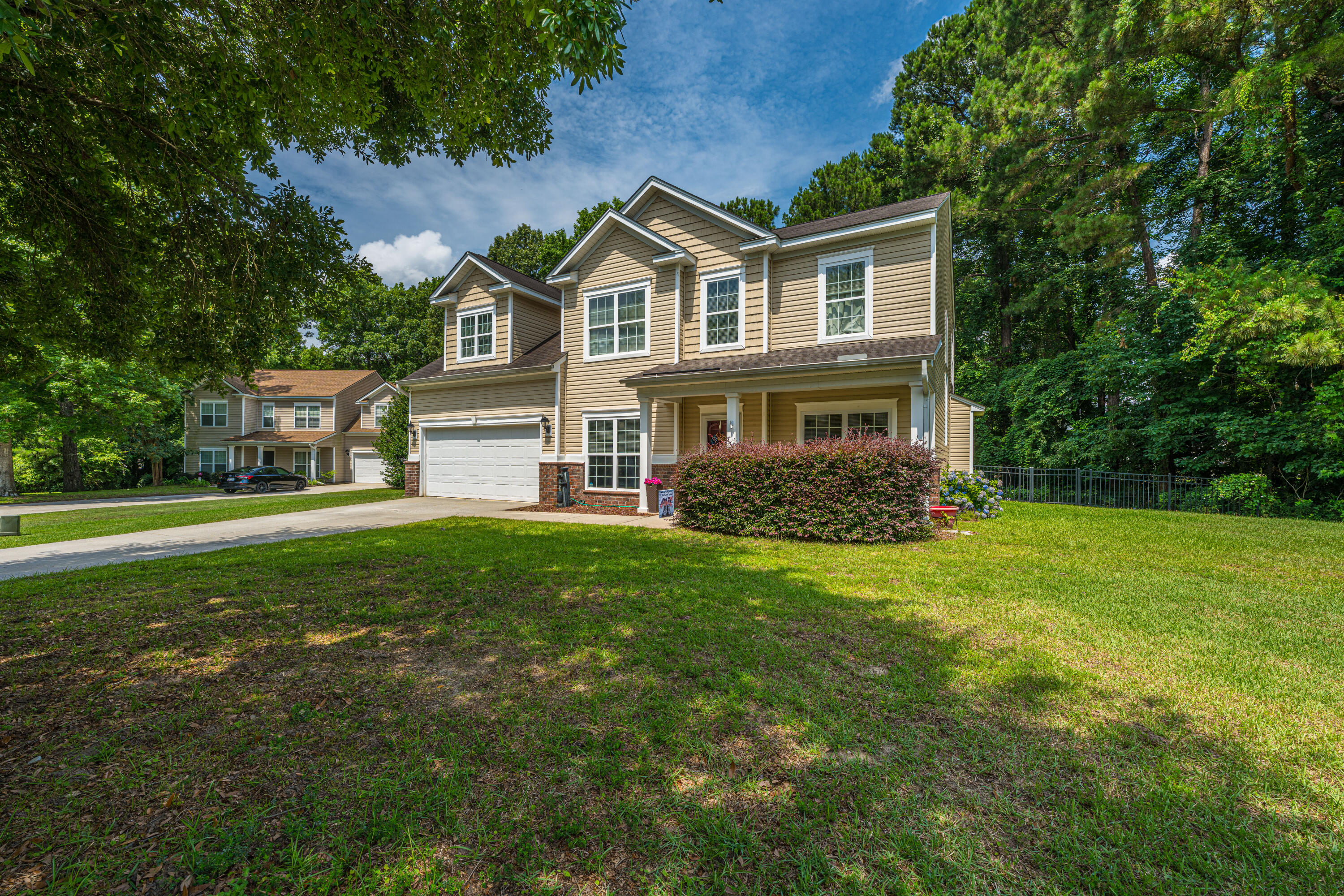1517 St Stephens Way Hanahan, SC 29410 - Photo 4 of 54 1517SaintStephensWay004