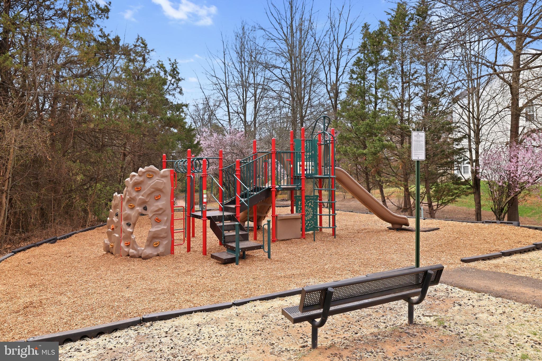 14275 Newbern Loop Gainesville, VA 20155 - Photo 33 of 35 a view of outdoor space with seating