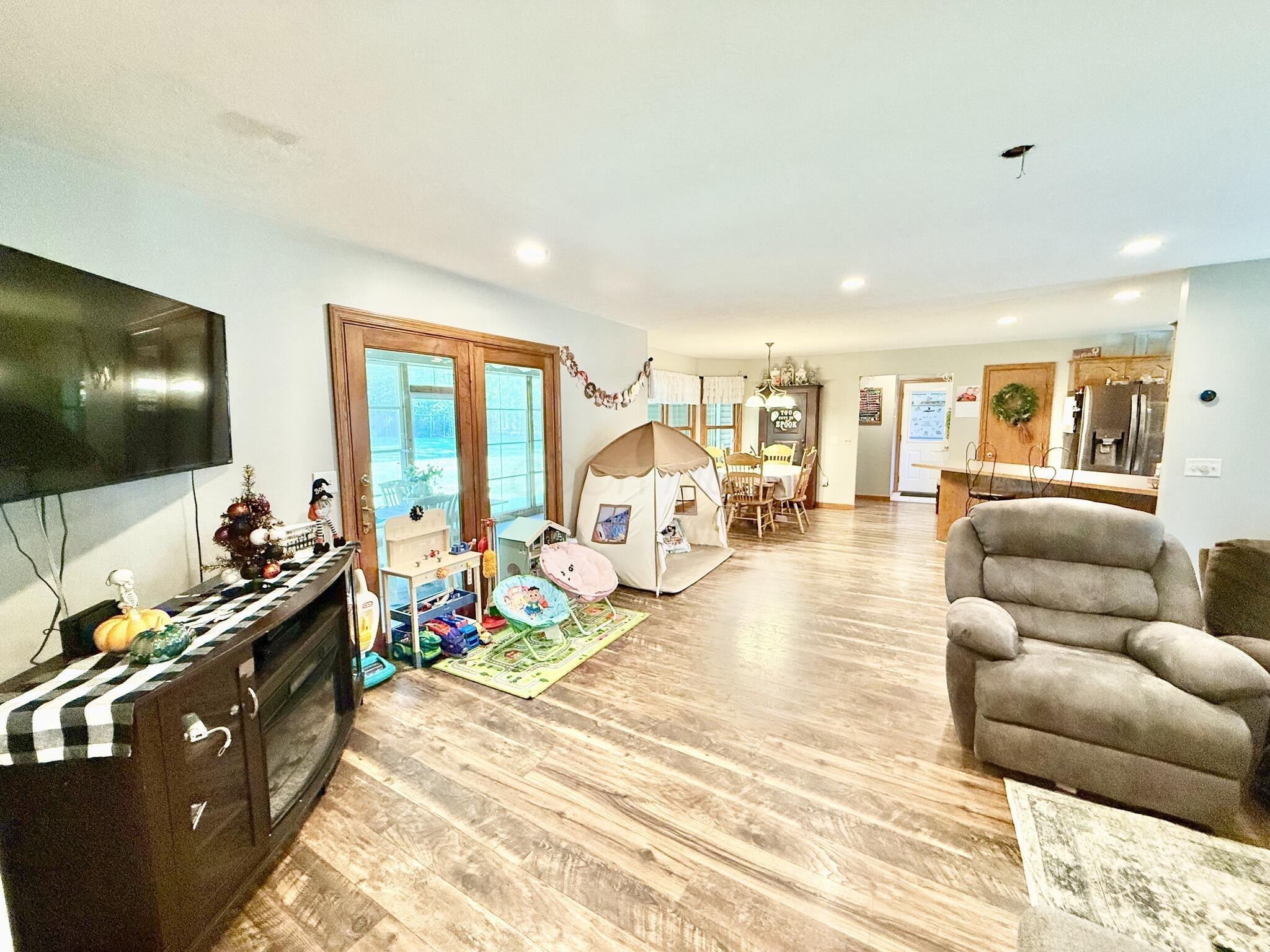 15596 Carson Road Mount Vernon, OH 43050 - Photo 12 of 45 10