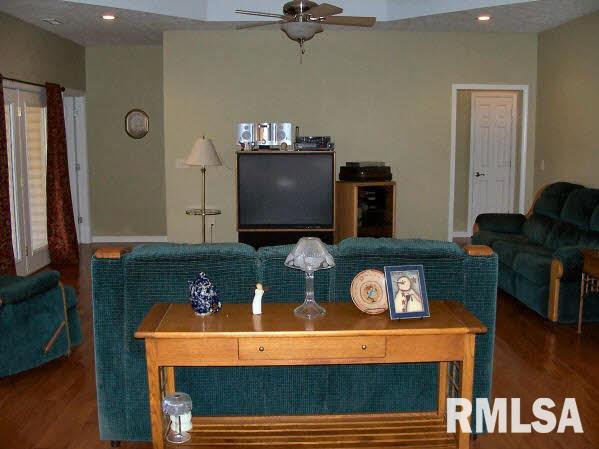 3500 East Bishop Road Mount Vernon, IL 62864 - Photo 4 of 15 Gallery Image 4