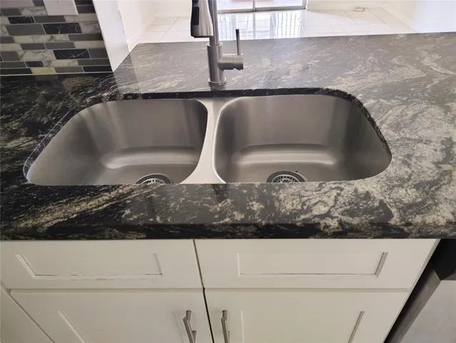 a close view of sink and tap