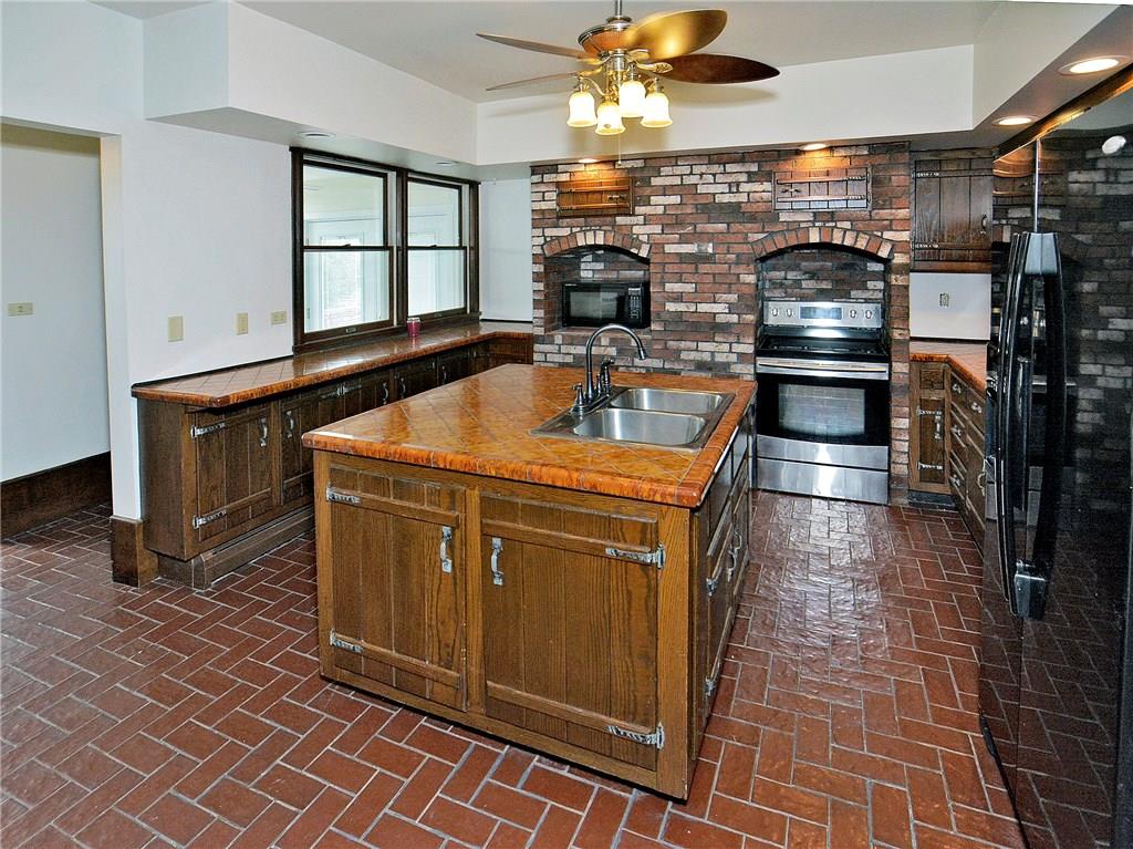 608 McChesney Road New Alexandria, PA 15670 - Photo 2 of 25 Gallery Image 2