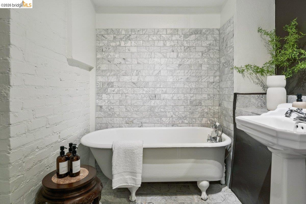 1049 Keith Avenue Berkeley, CA 94708 - Photo 27 of 76