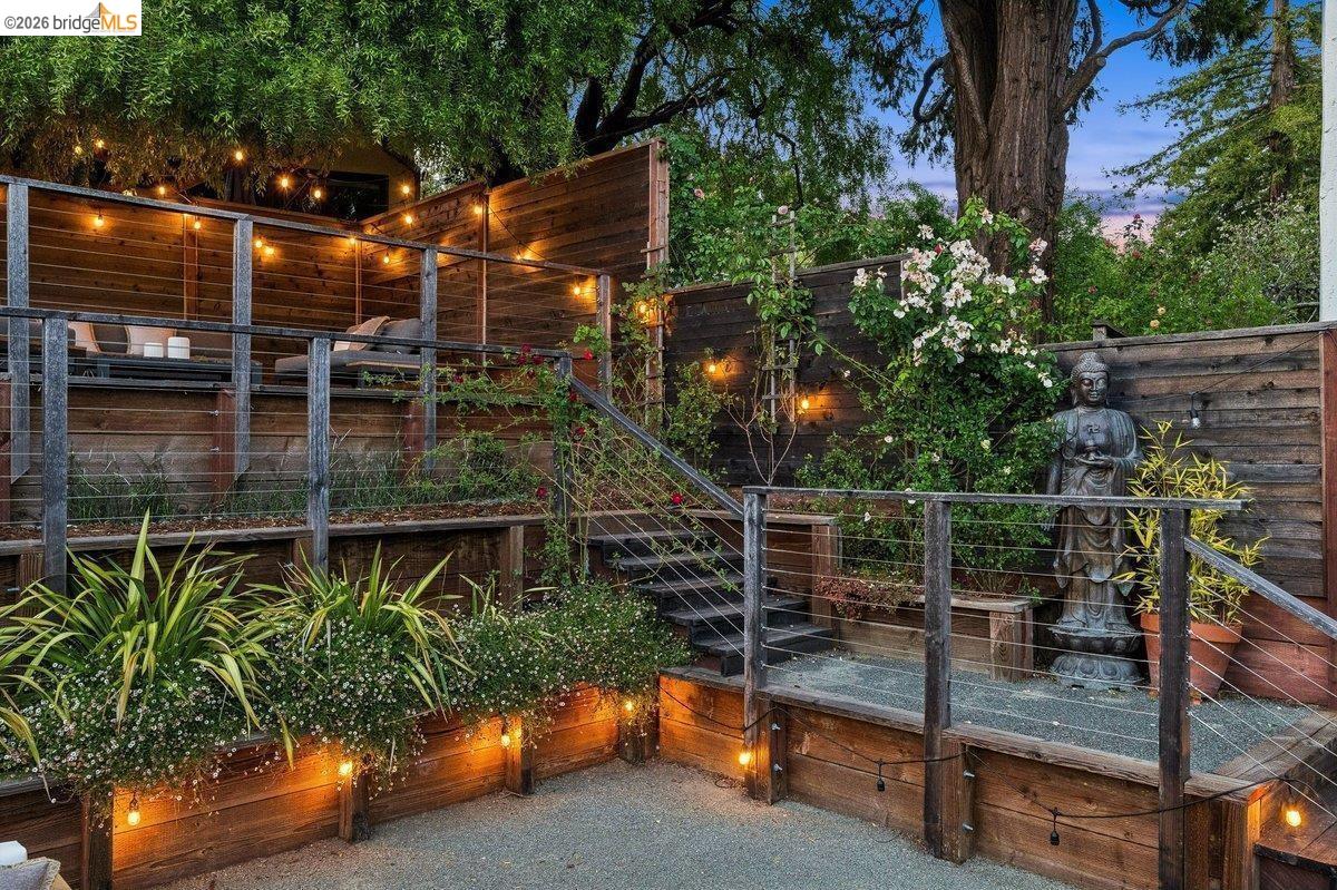 1049 Keith Avenue Berkeley, CA 94708 - Photo 56 of 79 a backyard of a house with lots of green space