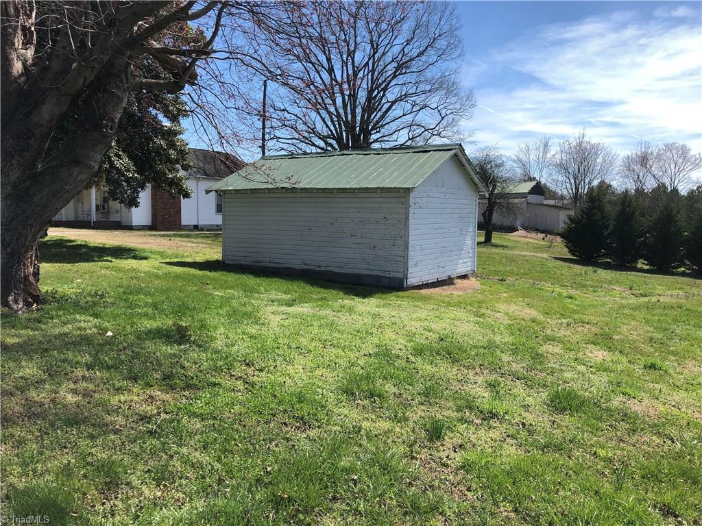 332 Burke Road Mount Airy, NC 27030 - Photo 17 of 28 Gallery Image 17