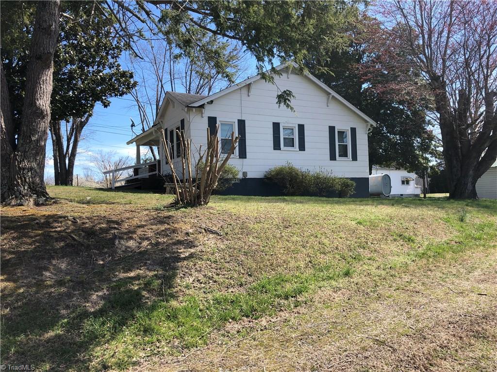 332 Burke Road Mount Airy, NC 27030 - Photo 10 of 28 Gallery Image 10