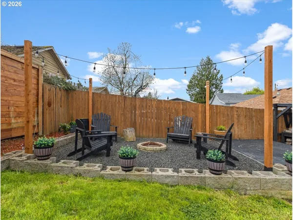 $575,000 | 422 Willamette Street, Oregon City, OR 97045