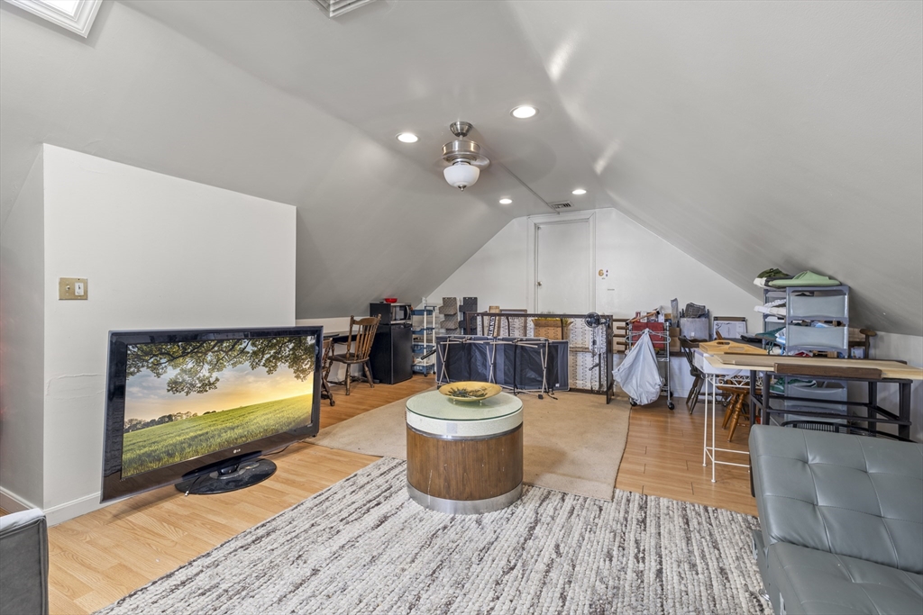 928 Middle Street Fall River, MA 02721 - Photo 14 of 18