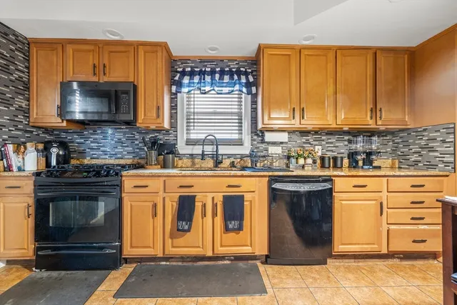 $475,000 | 928 Middle Street, Fall River, MA 02721