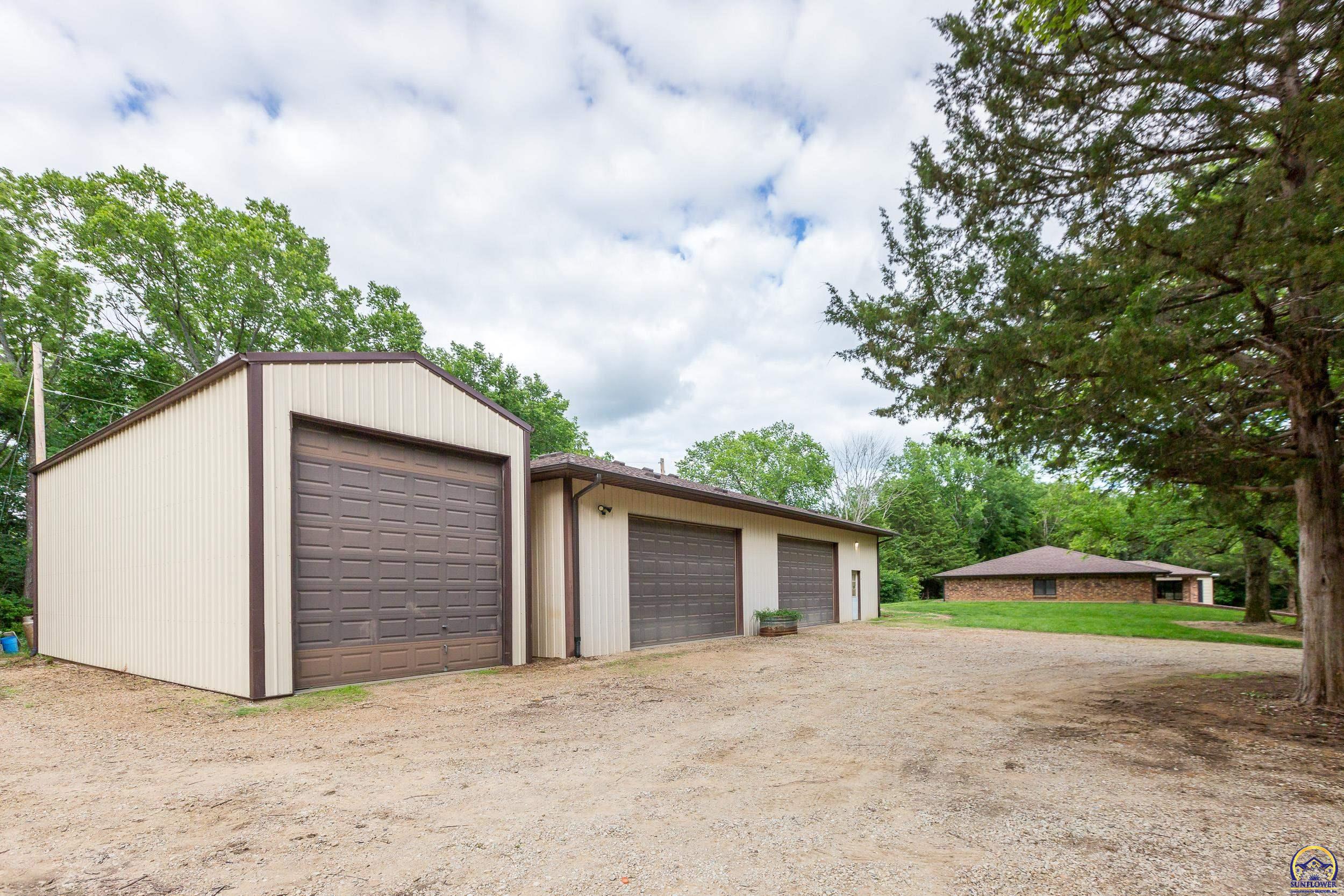 1757 Buck Creek Road Perry, KS 66073 - Photo 30 of 90
