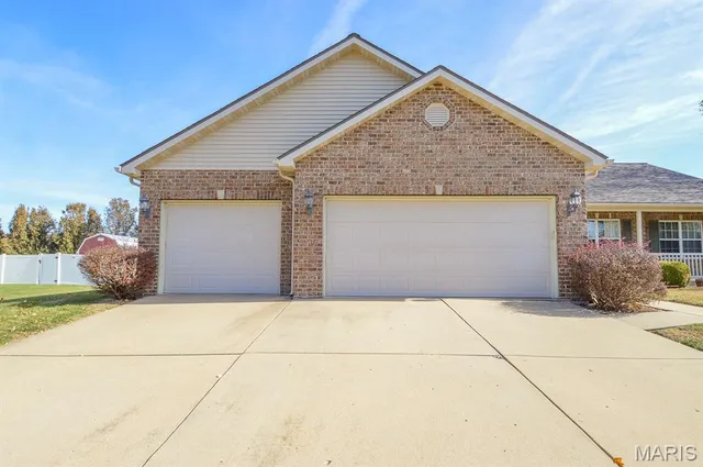 $150,000 | 4550 Barleyridge Drive, Smithton, IL 62285