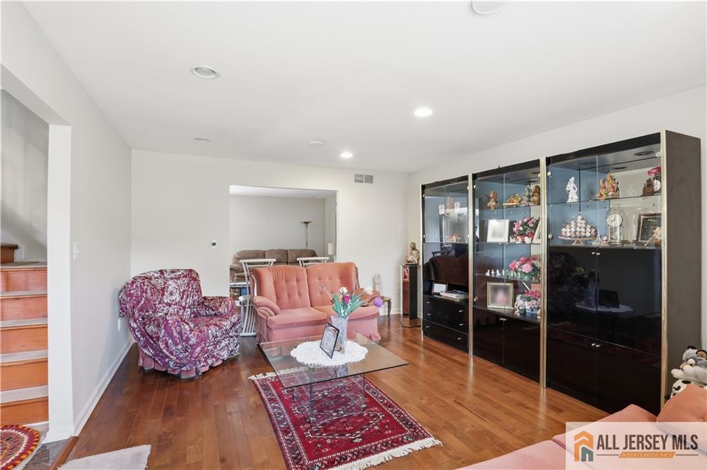 40 La Valencia Road Old Bridge, NJ 08857 - Photo 8 of 25 Gallery Image 8