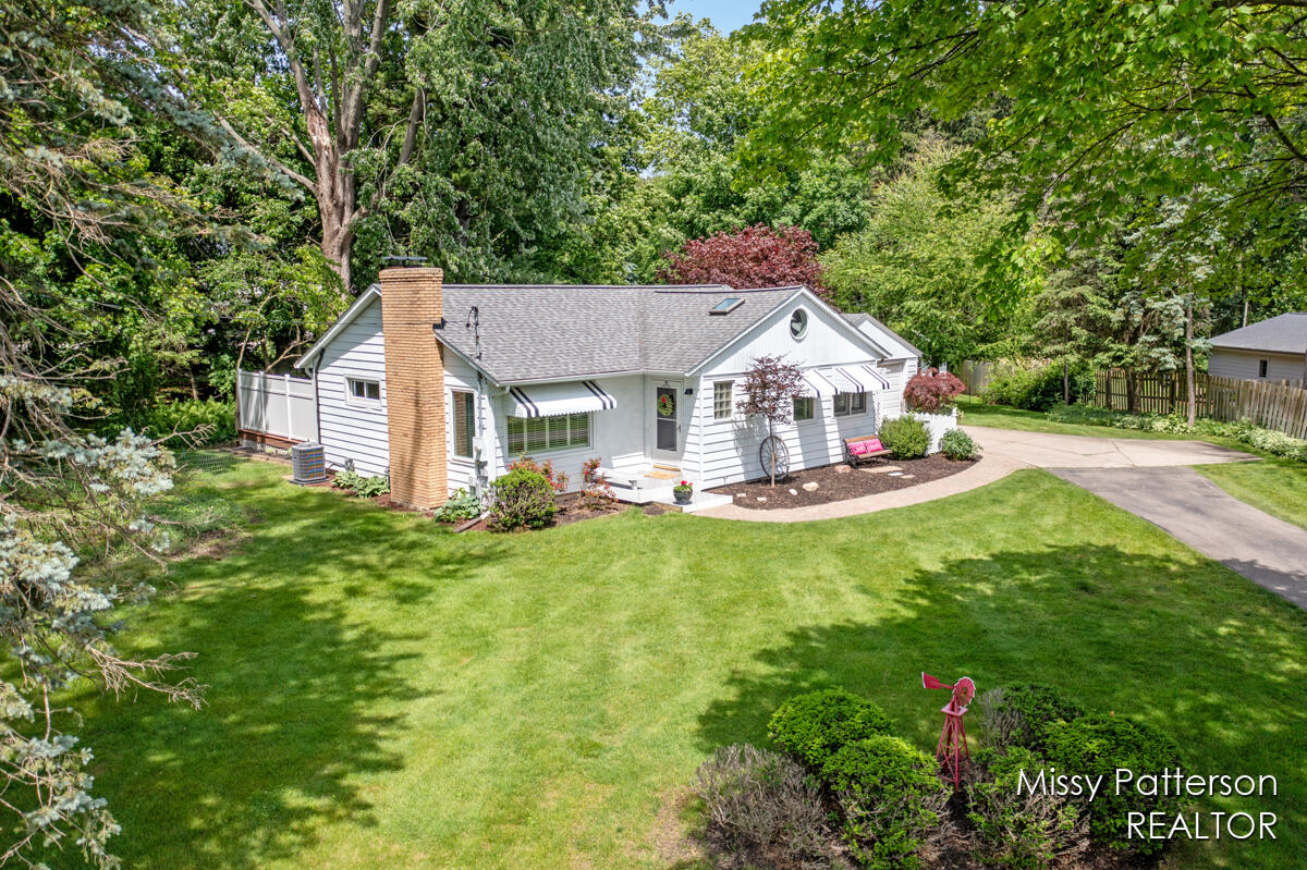 6257 Cascade Road Southeast Grand Rapids, MI 49546 - Photo 1 of 35 Cover shot