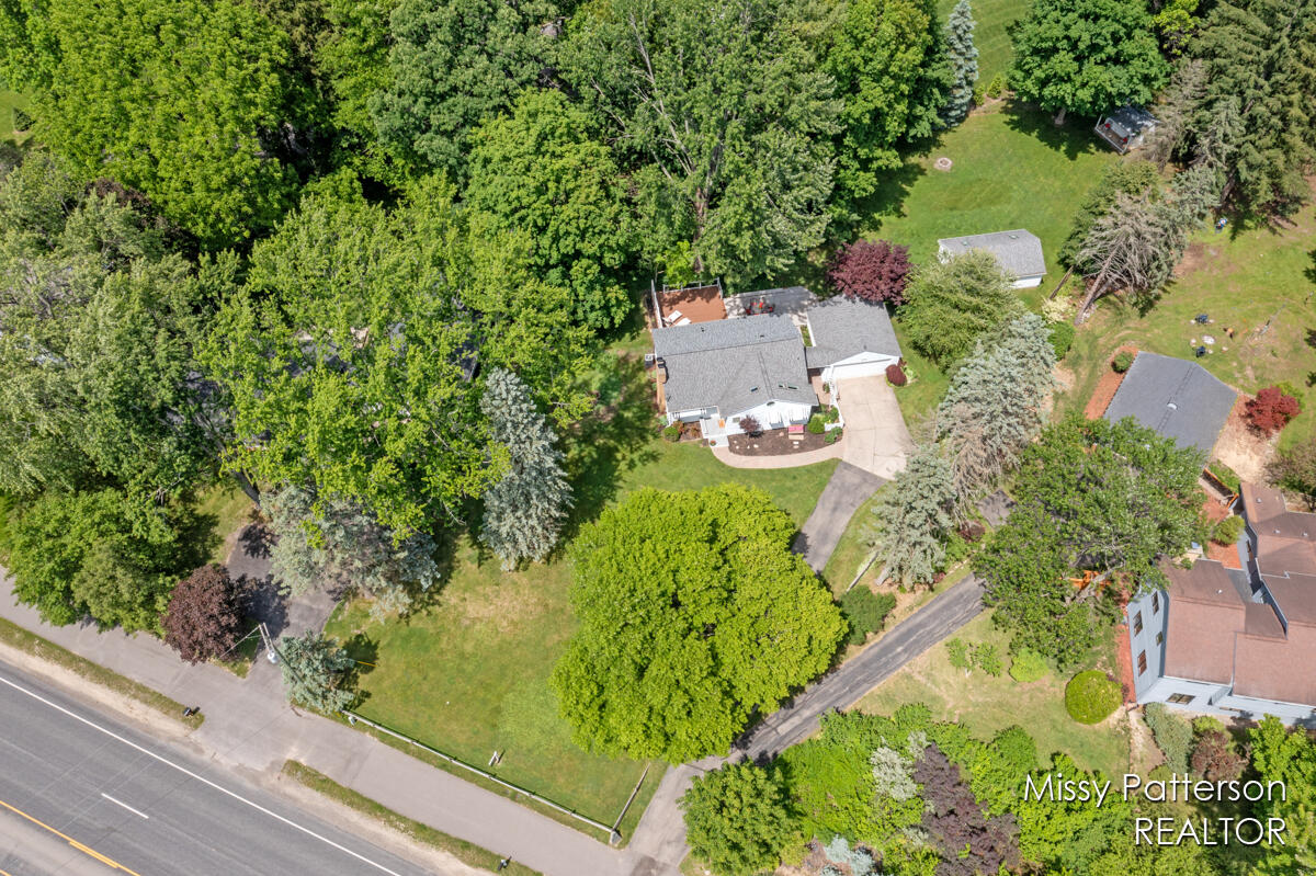 6257 Cascade Road Southeast Grand Rapids, MI 49546 - Photo 25 of 35 Aerial with Cascade Rd