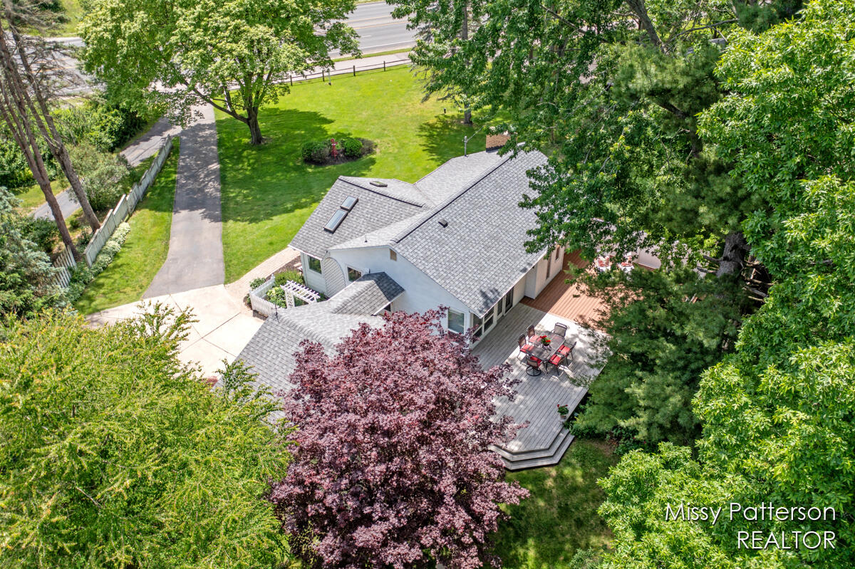 6257 Cascade Road Southeast Grand Rapids, MI 49546 - Photo 26 of 35 Aerial