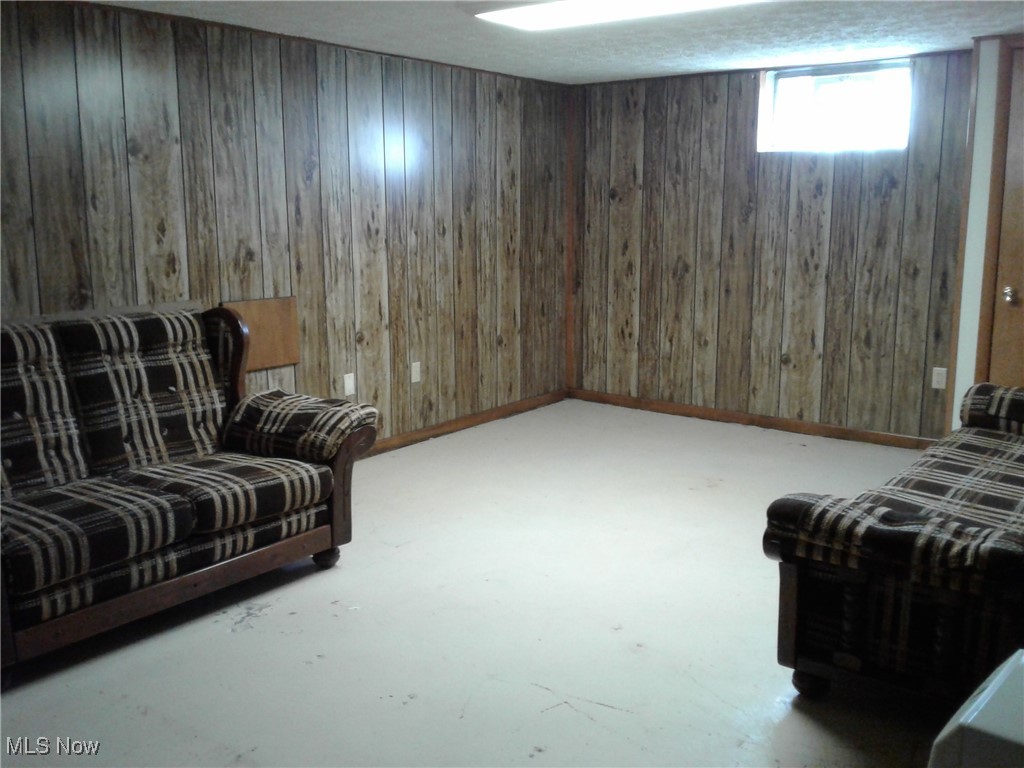 332 Claremont Road Vermilion, OH 44089 - Photo 25 of 35 Family Room