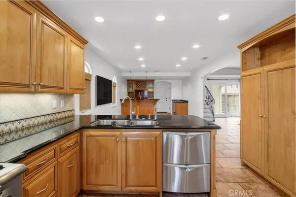 $2,200,000 | 5580 East St Irmo Walk, Long Beach, CA 90803