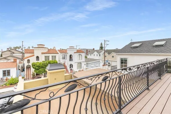 $2,200,000 | 5580 East St Irmo Walk, Long Beach, CA 90803