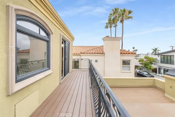 $2,200,000 | 5580 East St Irmo Walk, Long Beach, CA 90803