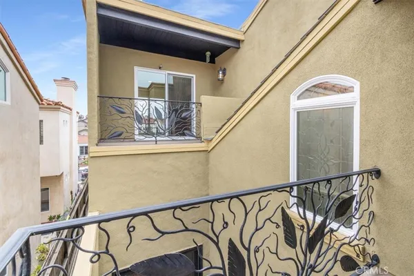 $2,200,000 | 5580 East St Irmo Walk, Long Beach, CA 90803