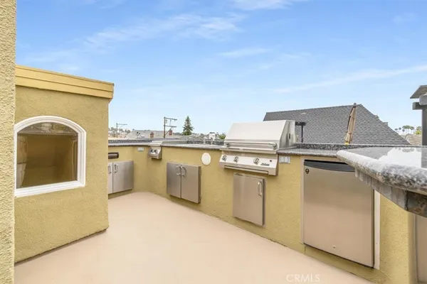 $2,200,000 | 5580 East St Irmo Walk, Long Beach, CA 90803