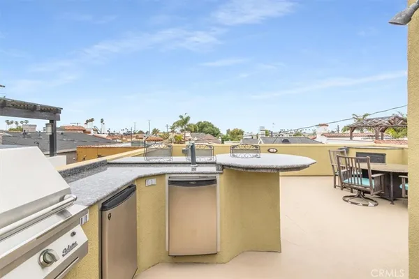 $2,200,000 | 5580 East St Irmo Walk, Long Beach, CA 90803