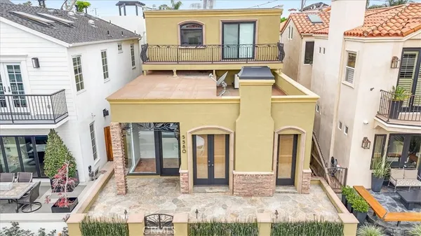 $2,200,000 | 5580 East St Irmo Walk, Long Beach, CA 90803