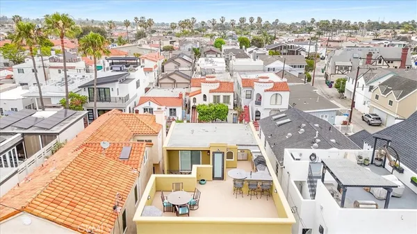 $2,200,000 | 5580 East St Irmo Walk, Long Beach, CA 90803