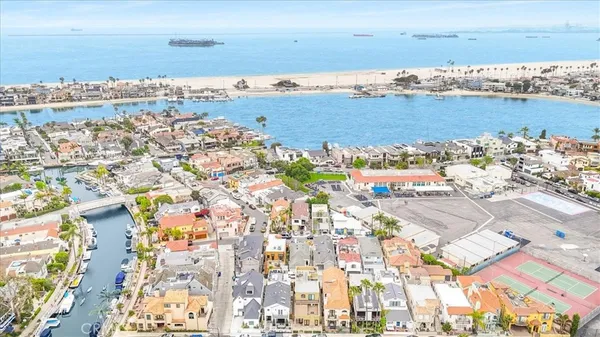 $2,200,000 | 5580 East St Irmo Walk, Long Beach, CA 90803