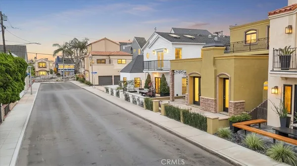 $2,200,000 | 5580 East St Irmo Walk, Long Beach, CA 90803