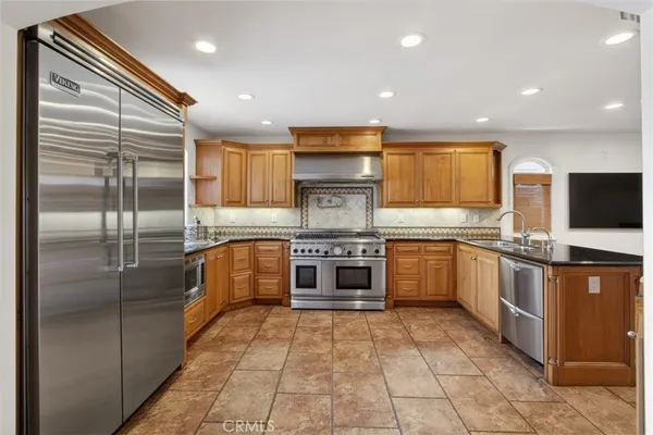 $2,200,000 | 5580 East St Irmo Walk, Long Beach, CA 90803