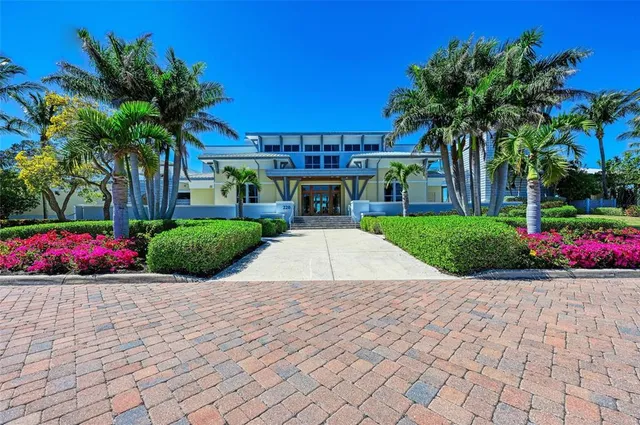 $844,900 | 241 Sapphire Lake Drive, Unit 201, Bradenton, FL 34209