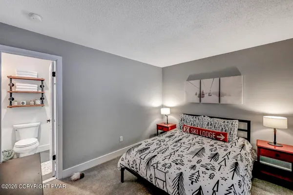 $525,000 | 59 Midway Cir Lake, Lake Harmony, PA 18624