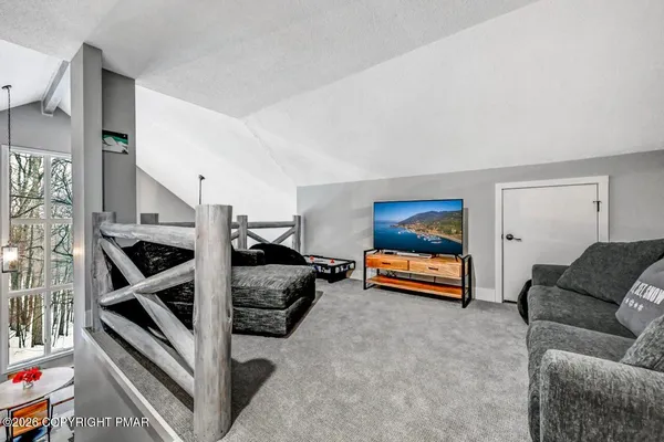 $525,000 | 59 Midway Cir Lake, Lake Harmony, PA 18624