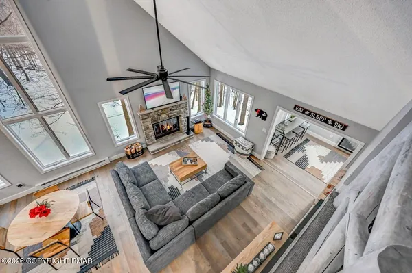 $525,000 | 59 Midway Cir Lake, Lake Harmony, PA 18624