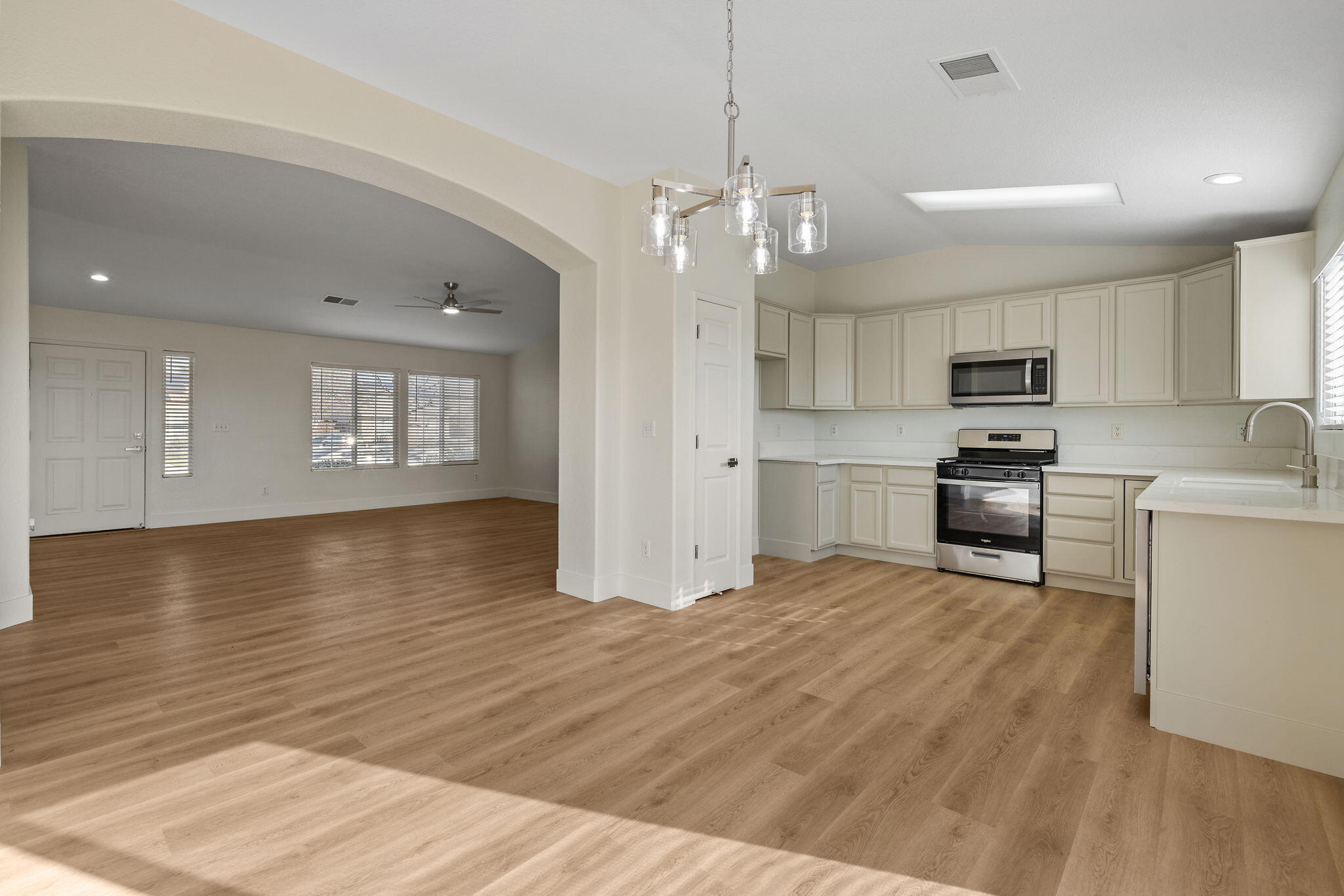 1459 Chimney Way Lemoore, CA 93245 - Photo 8 of 23 11-web-or-mls-713A9948
