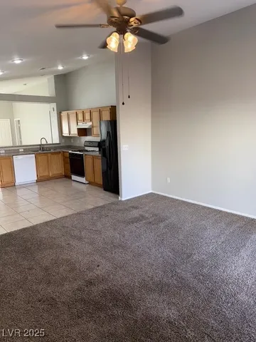 $1,995 | 4932 Royal Lake Avenue, Las Vegas, NV 89131