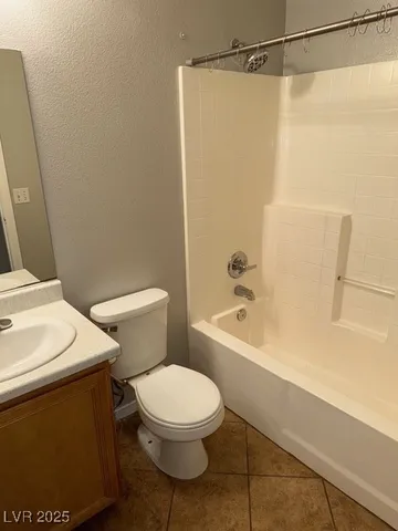 $1,995 | 4932 Royal Lake Avenue, Las Vegas, NV 89131