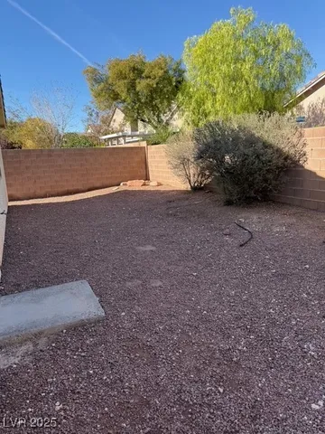 $1,995 | 4932 Royal Lake Avenue, Las Vegas, NV 89131