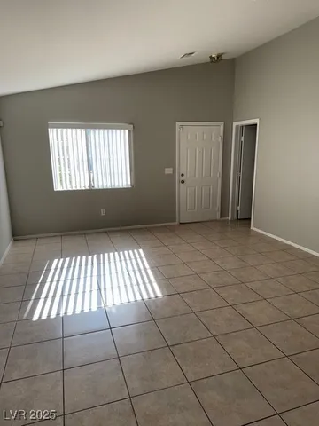 $1,995 | 4932 Royal Lake Avenue, Las Vegas, NV 89131