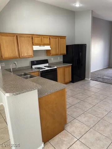 $1,995 | 4932 Royal Lake Avenue, Las Vegas, NV 89131