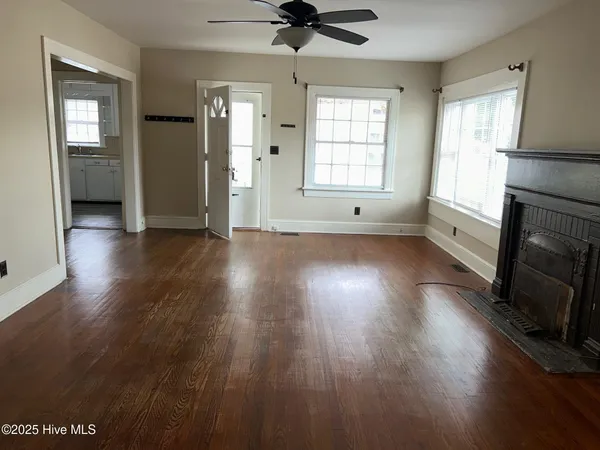 $1,200 | 2804 Edwards Street, Greenville, NC 27858