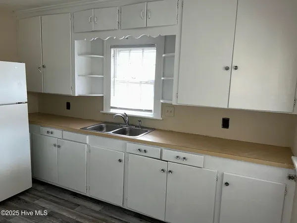 $1,200 | 2804 Edwards Street, Greenville, NC 27858