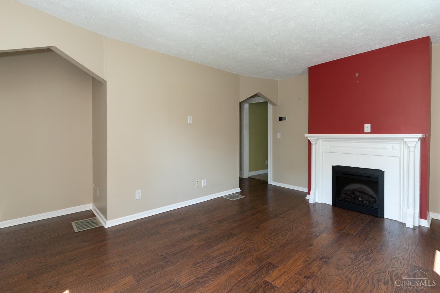 5506 Hubble Road Cincinnati, OH 45247 - Photo 8 of 34 Gallery Image 8