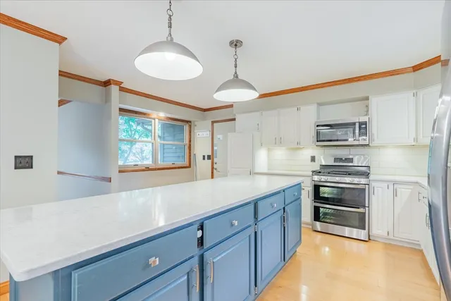 $399,900 | 10 Inverness Drive, Bloomington, IL 61701