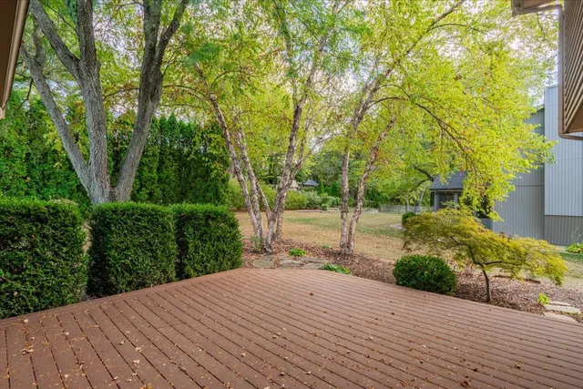 $399,900 | 10 Inverness Drive, Bloomington, IL 61701