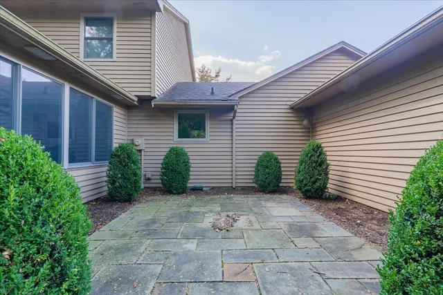 $399,900 | 10 Inverness Drive, Bloomington, IL 61701