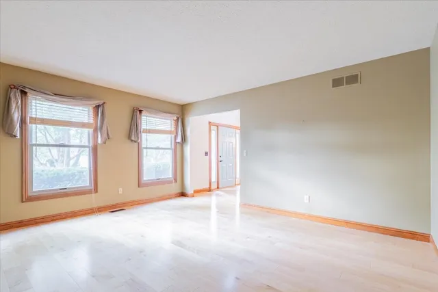 $399,900 | 10 Inverness Drive, Bloomington, IL 61701