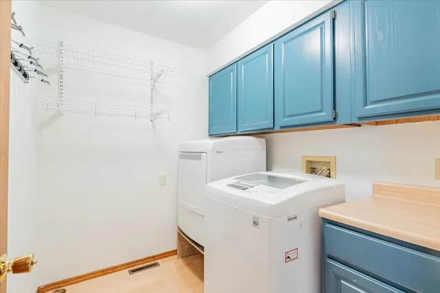 $399,900 | 10 Inverness Drive, Bloomington, IL 61701