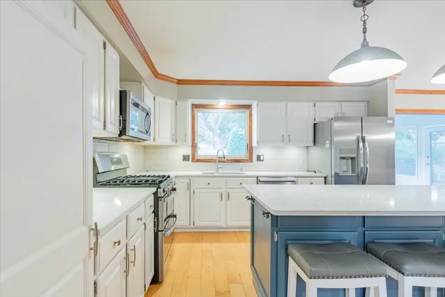 $399,900 | 10 Inverness Drive, Bloomington, IL 61701